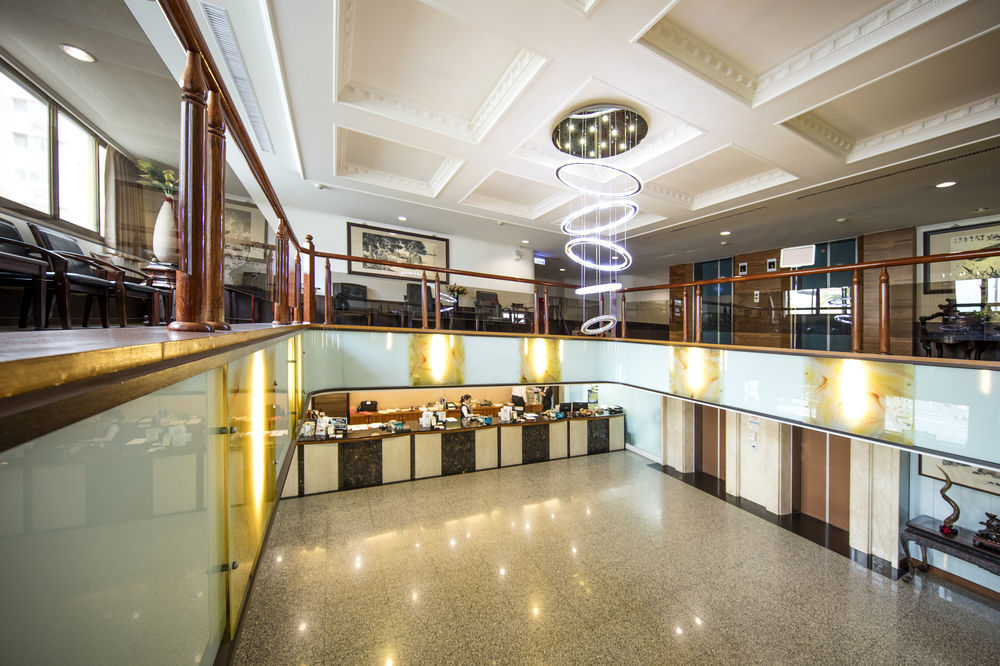 Ful Won Hotel Taichung Exterior foto