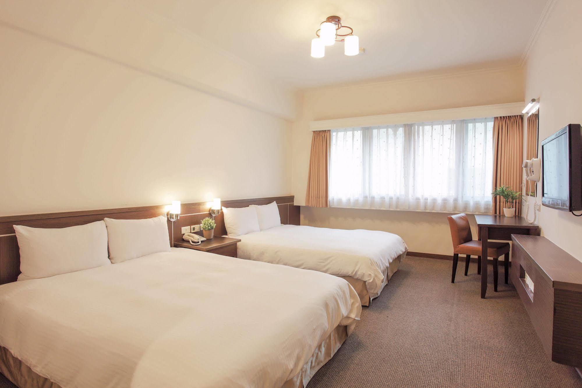 Ful Won Hotel Taichung Exterior foto