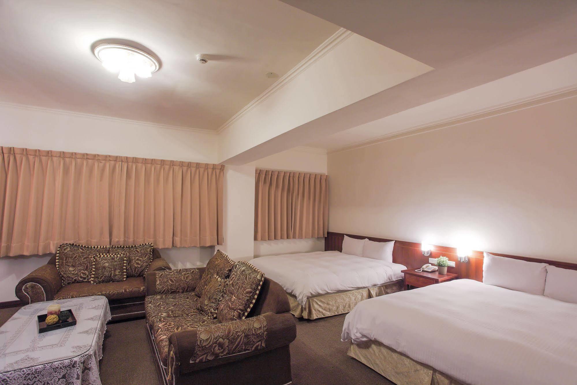 Ful Won Hotel Taichung Exterior foto